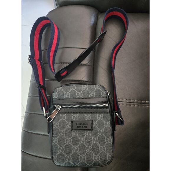PRE-OWNED GUCCI BLACK GG SUPREME CANVAS MINI MESSENGER BAG FOR MEN - Picture 1 of 15